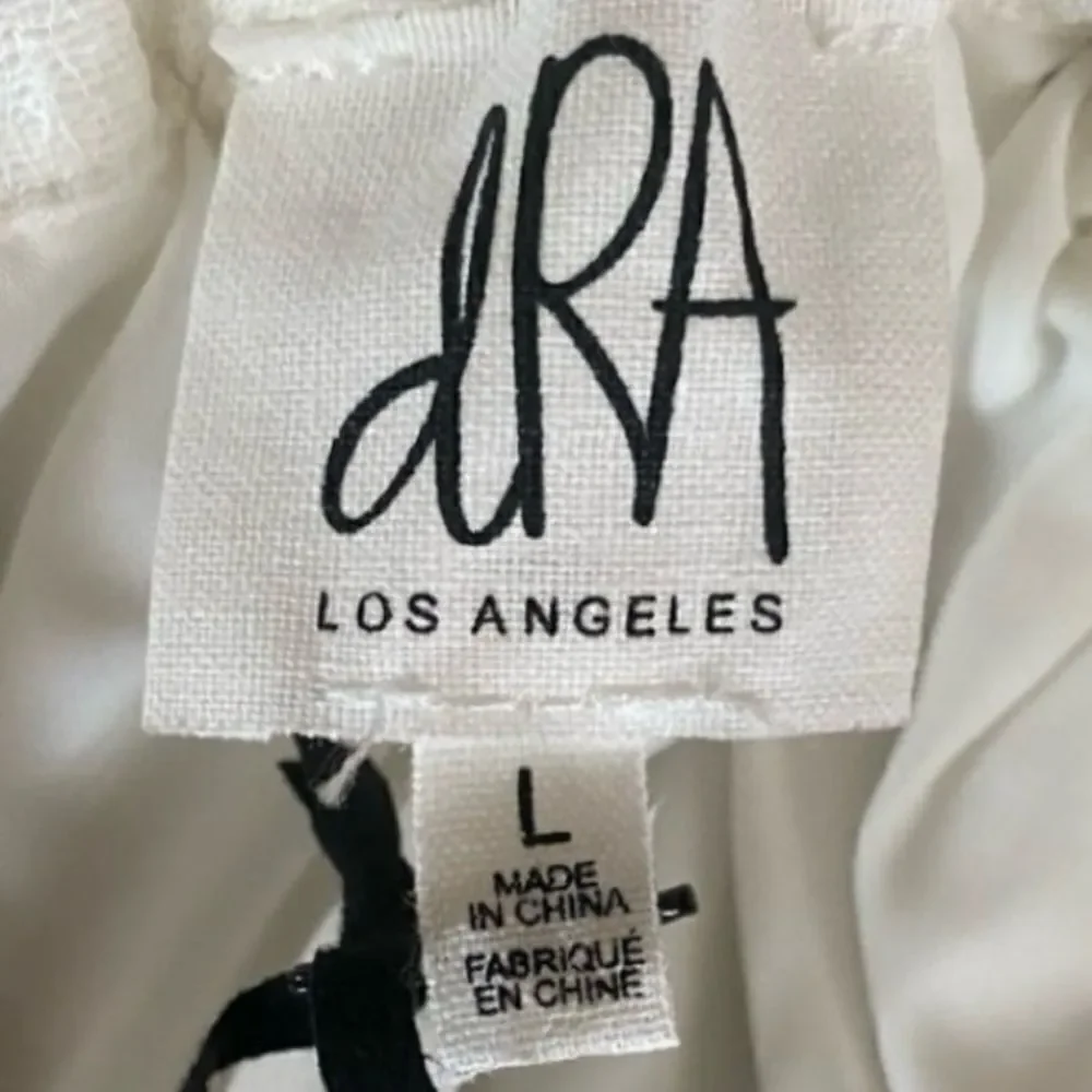 dRA LOS ANGELES WHITE EYELET/LACE FLOWER PATTERN SKIRT Large Cottagecore NWT